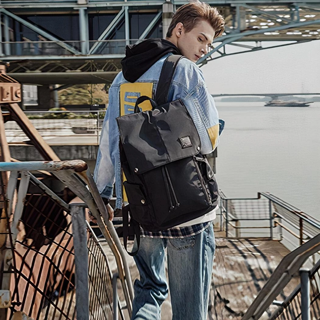 Sac à Dos Noir Style Simple Et Fonctionnel – Image 3